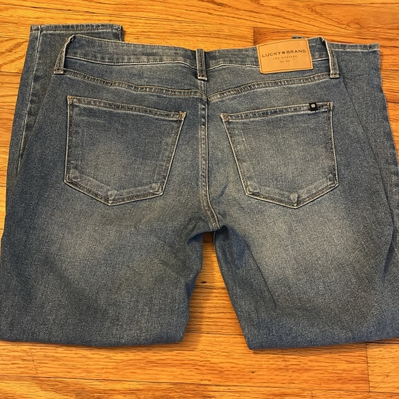 Lucky Jeans 🍀 - Picture 3 of 3